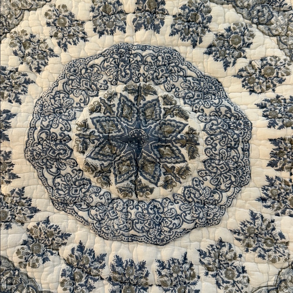2 Pottery Barn European Pillow Shams - Picture 3 of 8